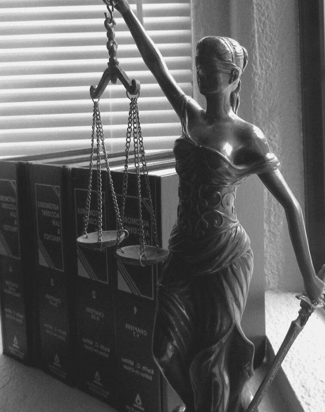 Ley y justicia advocats